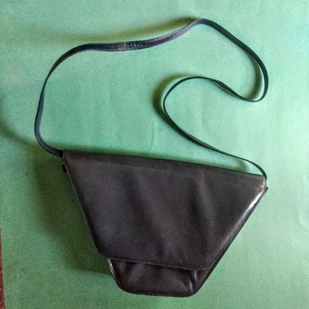 Adorable CHARLES JOURDAN leather Shoulder Bag